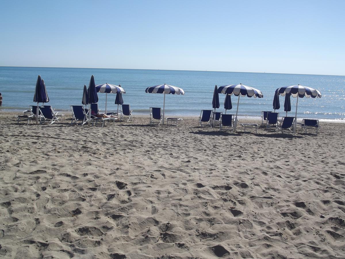 Hotel Sabbia D'Oro Pineto Exterior photo