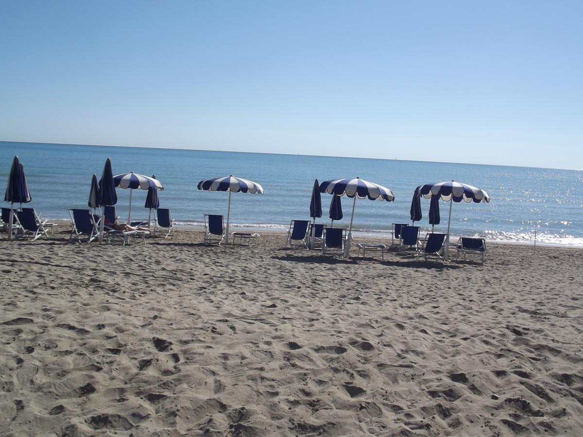 Hotel Sabbia D'Oro Pineto Exterior photo