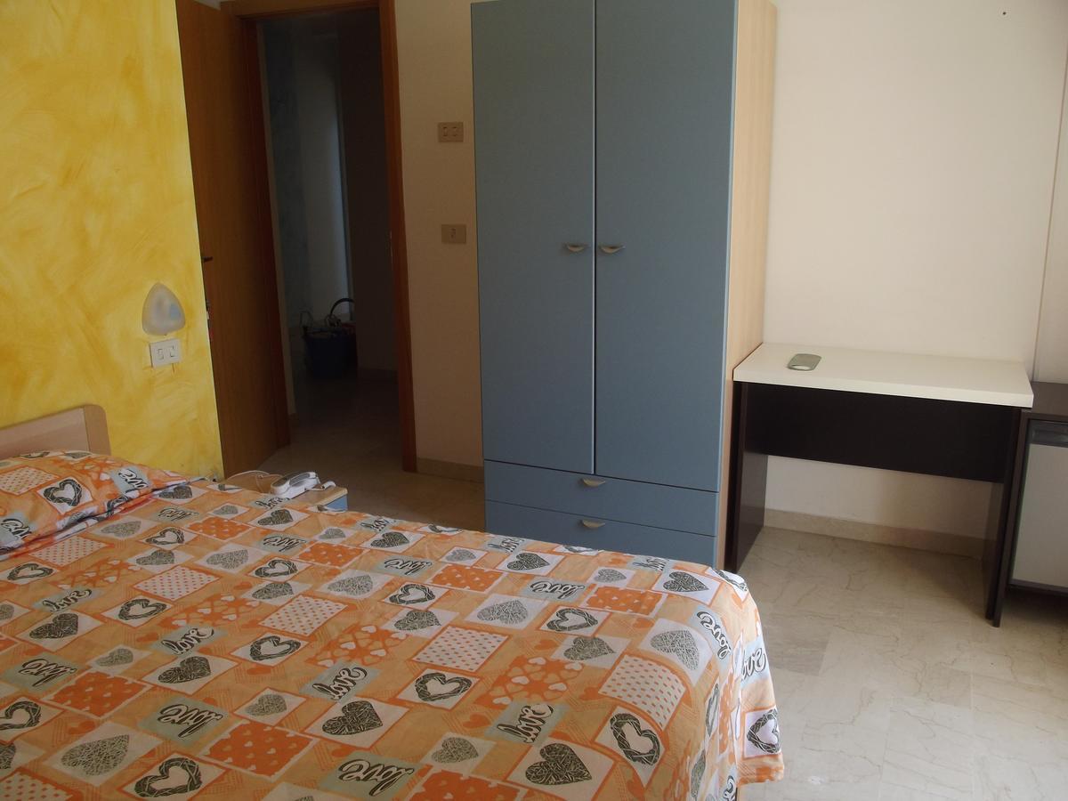 Hotel Sabbia D'Oro Pineto Exterior photo
